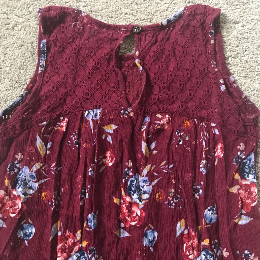 🍒Beautiful Floral Lace Top - Picture 6 of 9